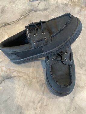 SPERRY boys Black Classic 2-Eye Boat Shoes